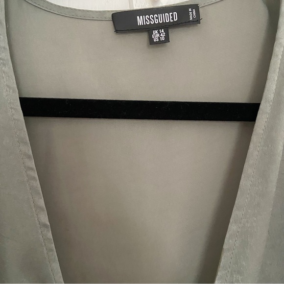 Missguided Front Tie Peplum Blouse with Flute Sleeves - Picture 4 of 6